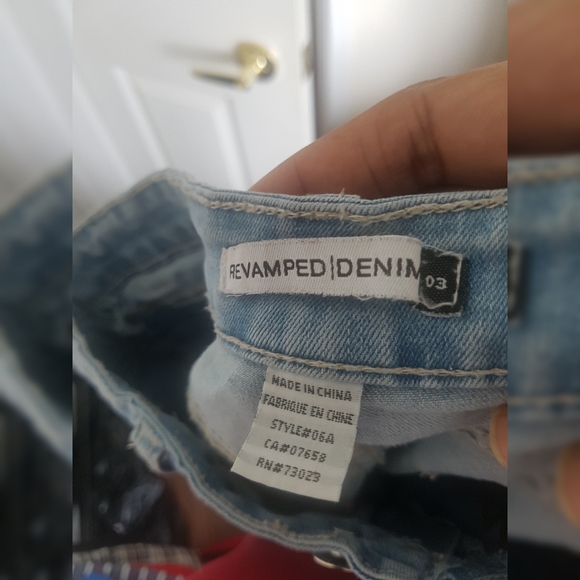 Jeans - Picture 2 of 3